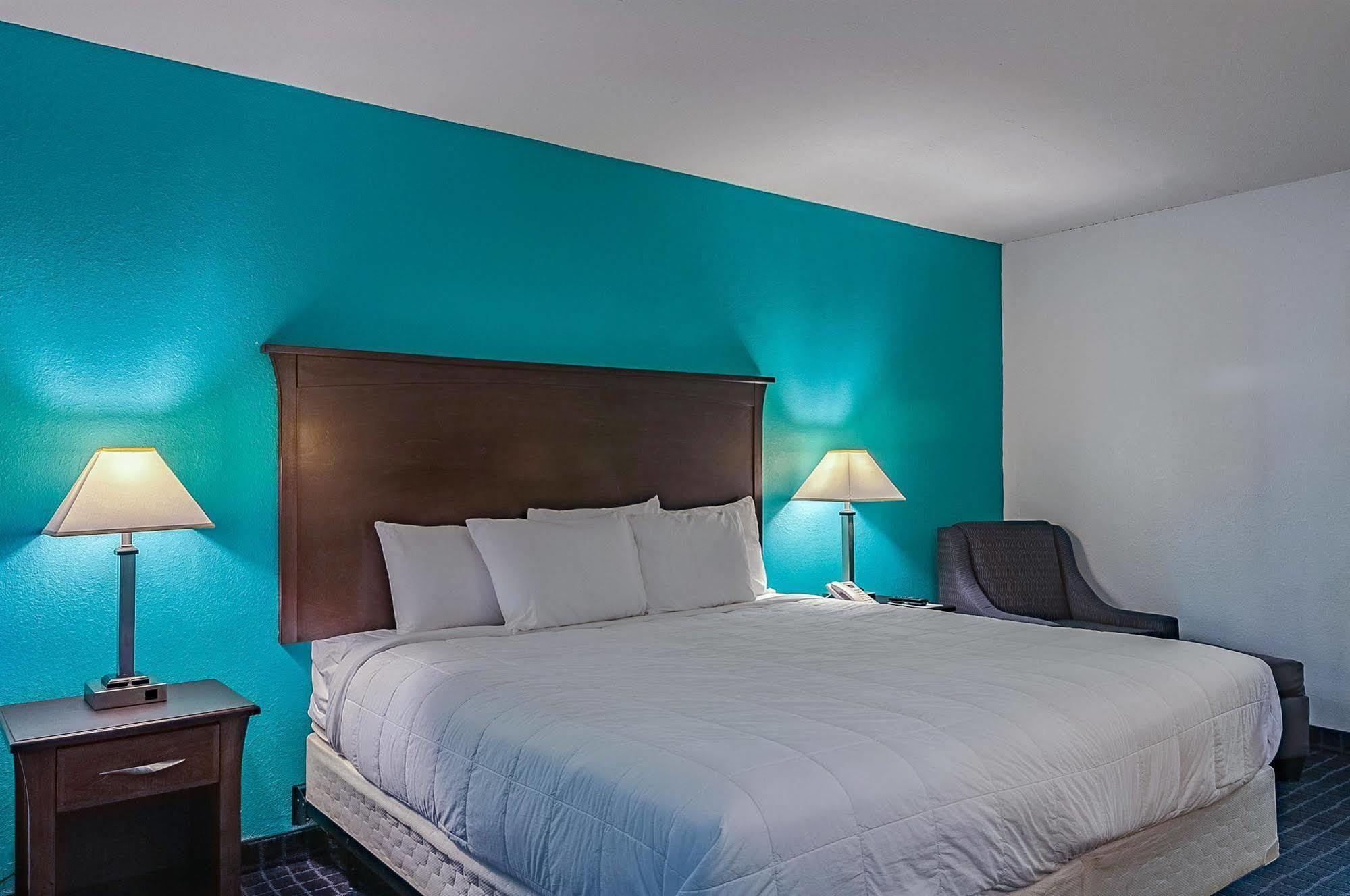 Executive Thibodaux New Orleans Hotel Exterior photo